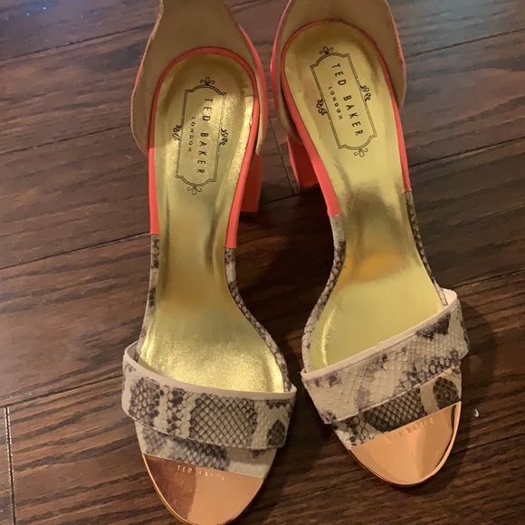 Ted Baker Sandals in snakeskin & neon pink sz 40/9 - Picture 6 of 7
